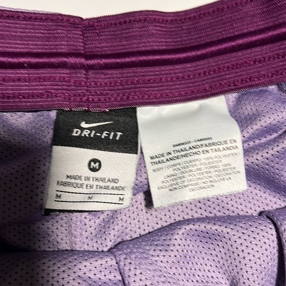 Black & lavender mesh shorts Nike 3inch inseam medium - Picture 4 of 7